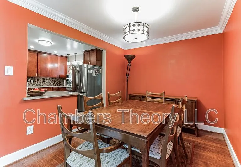 10211 Fox Ln — Photo 26