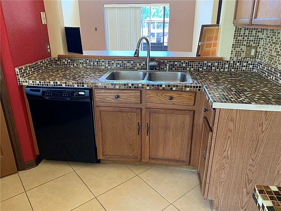 5th image of 702 Windsor Estates Dr