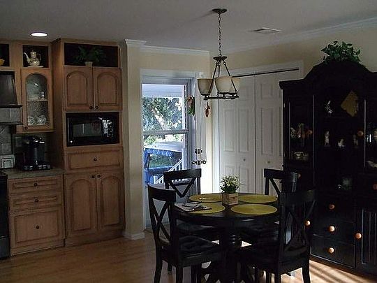 3rd image of 123 Sea Fern Ct