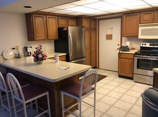 18300 Pinewood Ct, Tinley Park, IL 60477