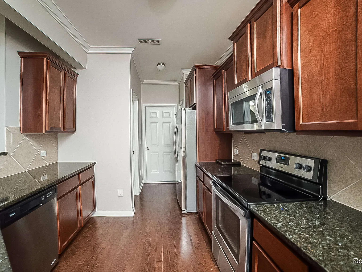 3 bed, 2.5 bath, 1762 sqft, $1,885 — Photo 2