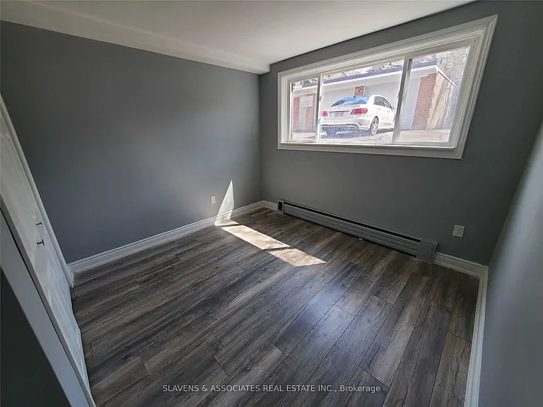 19 Charlemagne Dr #LOWER — Photo 3