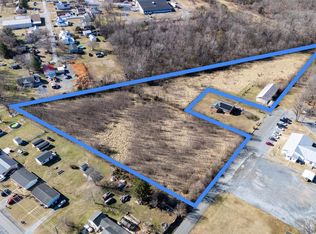 Grandos St, Shenandoah, VA 22849