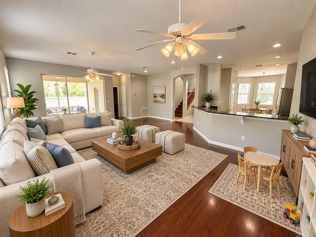 4 bed, 3.0 bath, 2476 sqft, $2,700 — Photo 3