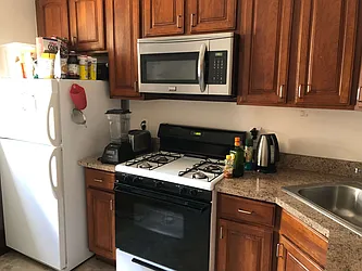 Rented by Zikos Realty Services