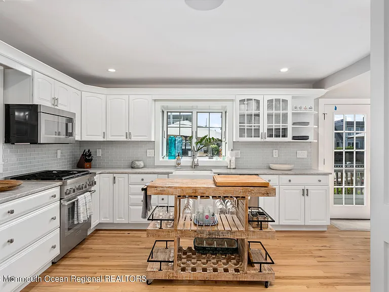 212 Helm Rd — Photo 16
