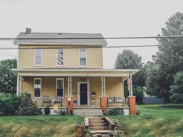 12 Becker St, Houston, PA 15342