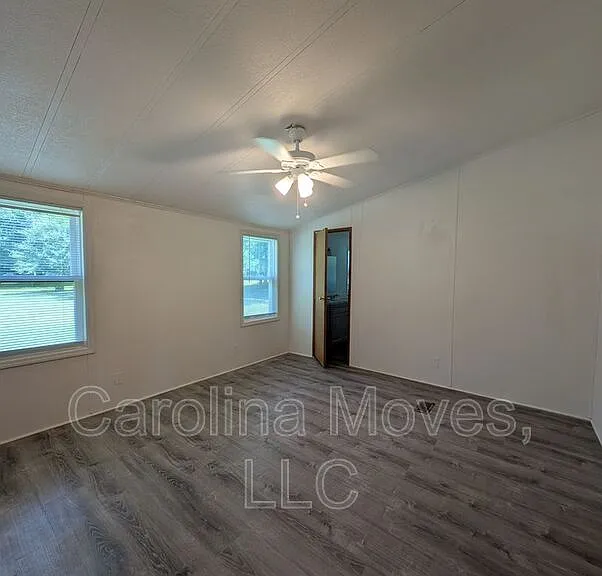 220 Farrs Rd — Photo 8