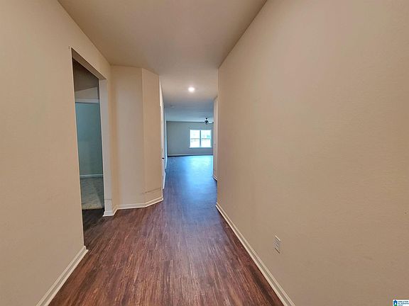 5th image of 25 Smith Glen Dr