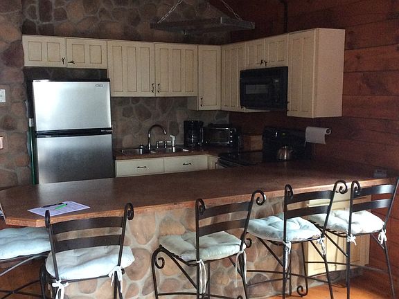 living room / kitchen 