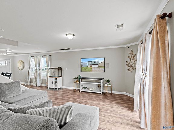 4th image of 3174 Castlecreek Dr