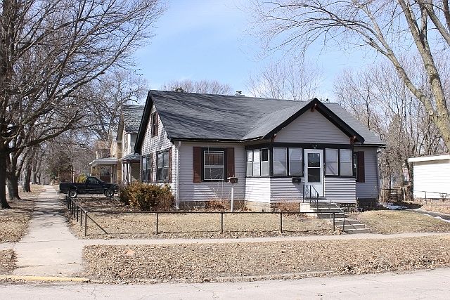 1st image of 202 N 1st St