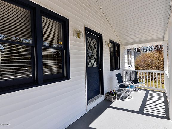 5th image of 458 Lake Barnegat Drive S
