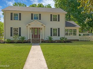 401 Club Pines Dr, Greenville, NC 27834