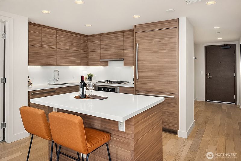 4th image of 588 Bell Street #3201S