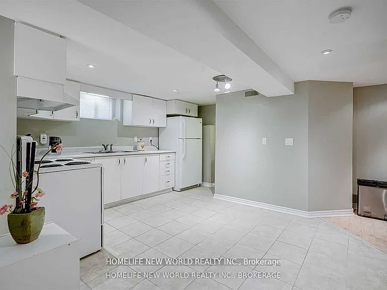 294 Taylor Mills Dr S #LOWER — Photo 3