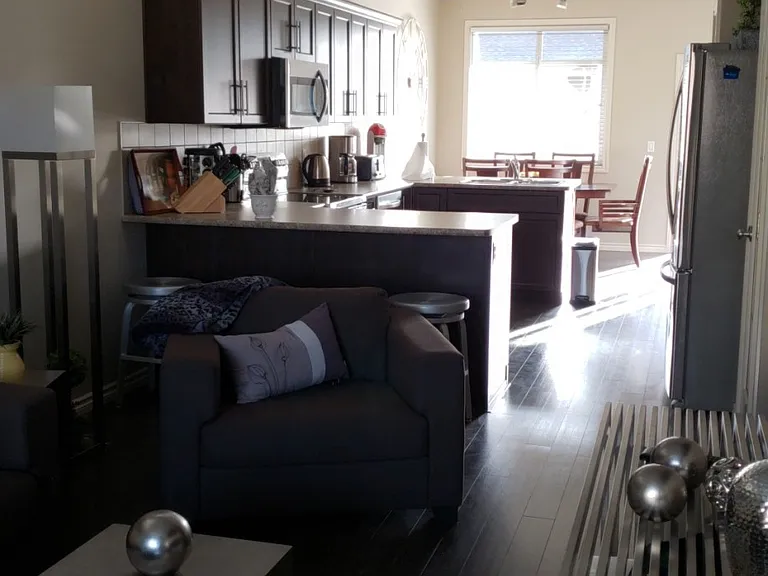 1-137 Fontaine Cres #1 — Photo 1