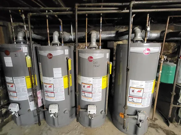 1506 Summit Avenue image 41 of 44