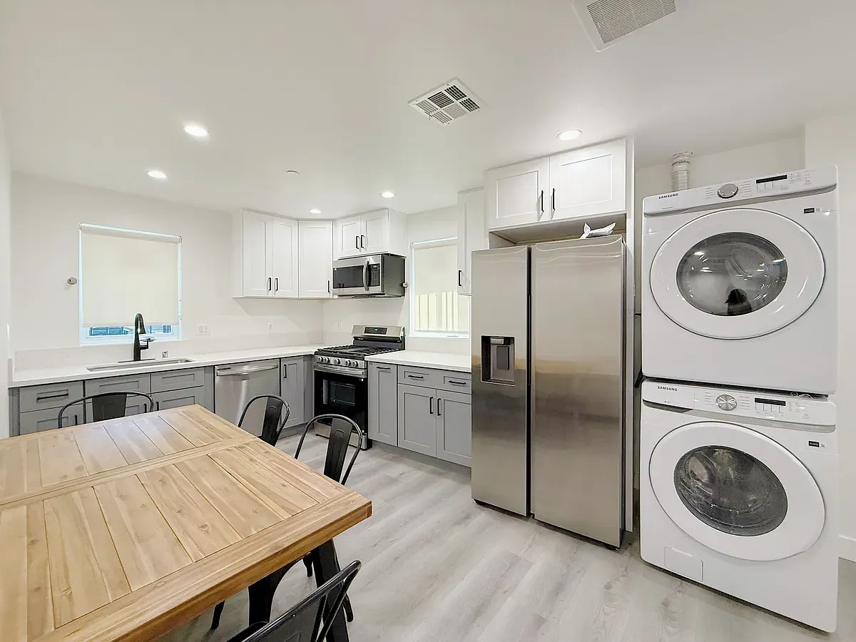 6 bed, 1695 sqft, $1,298 — Photo 3