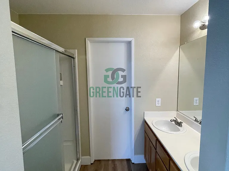 1660 Etta Way — Photo 32