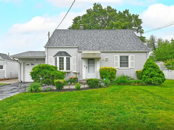 46 Jedwood Place, Valley Stream, NY 11581