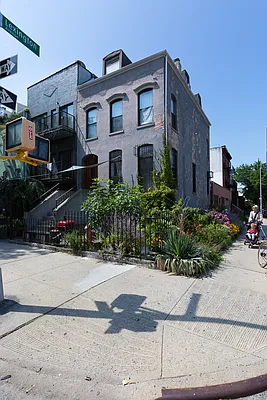 Rented by MNS | media 20