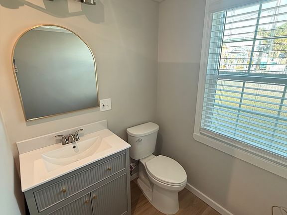 5th image of 2300 NE Park St Unit 3