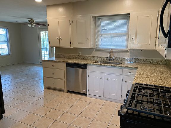 2nd image of 410 N Lydia St