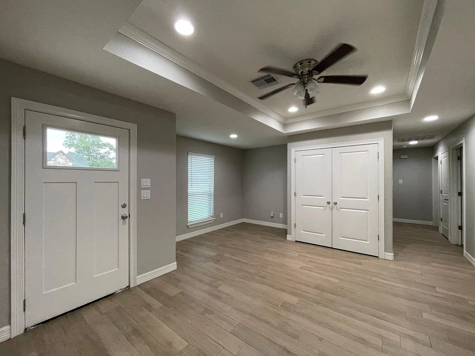 2506 Avenue H — Photo 2