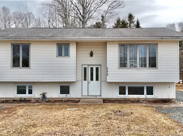 253 Jacques, Beresford, NB E8K 1J9