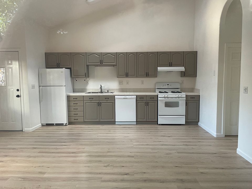 The kitchen with new appliances.