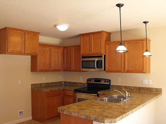 2nd image of 831 NW Snow Creek Way