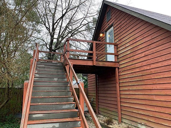 3rd image of 152 Tella Dr #1