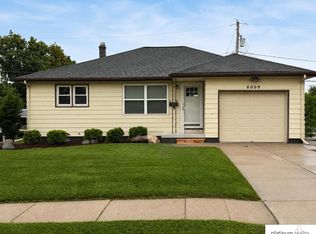 6009 Oak St, Omaha, NE 68106