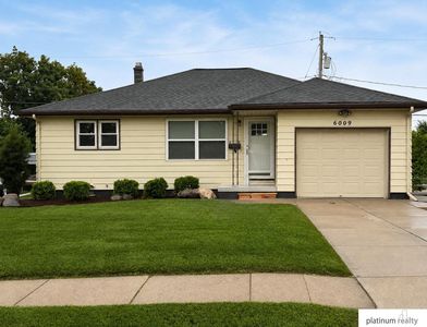 6009 Oak St, Omaha, NE, 68106