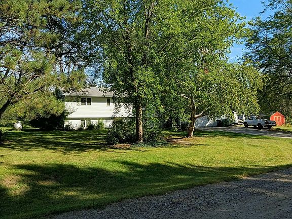 3rd image of 21414 Meadow Ln