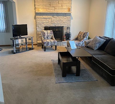 2nd image of 8821 N Greenwood Ave #2