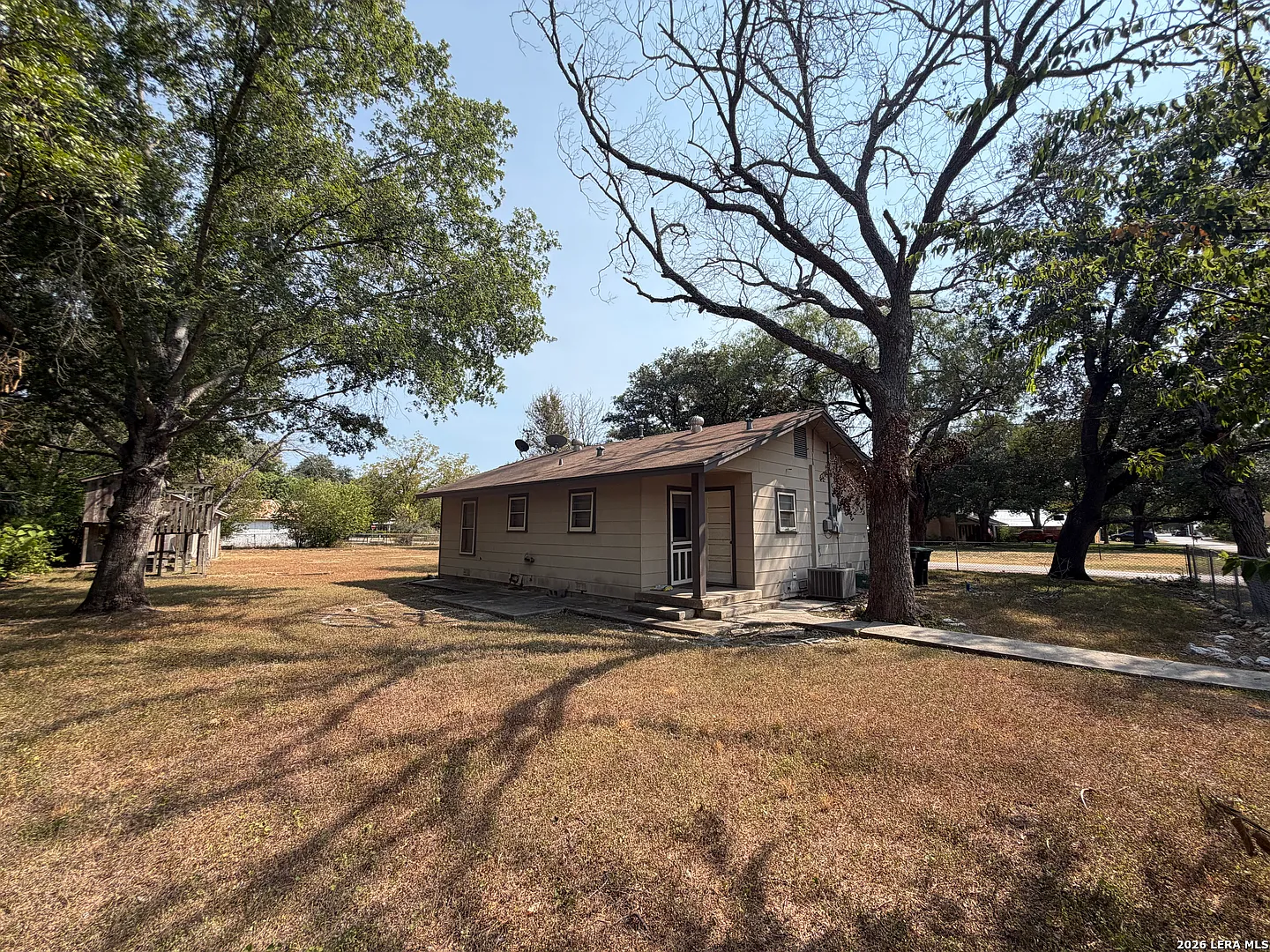 2 bed, 967 sqft, $1,400 — Photo 1