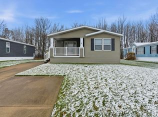 1105 Forest Ln, Columbus, MI 48063