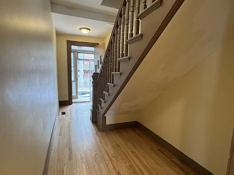 25 Lothrop St #2 — Photo 12