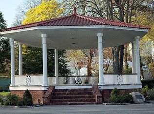 6 Harding St, East Northport, NY 11731