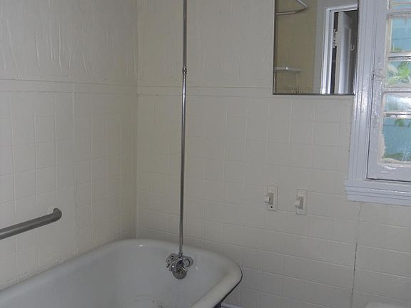 5th image of 162 Breckenridge St #4