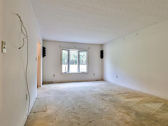 3rd image of 3065 Caribou Dr