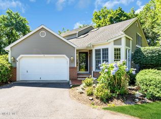9 Country Ln #11, Little Silver, NJ 07739