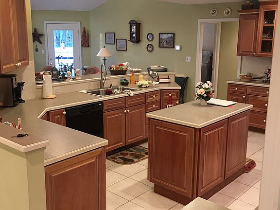 3rd image of 5750 Shoreham Dr