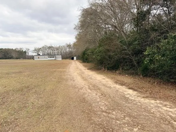 405 Westwood Dr, Fitzgerald, GA 31750