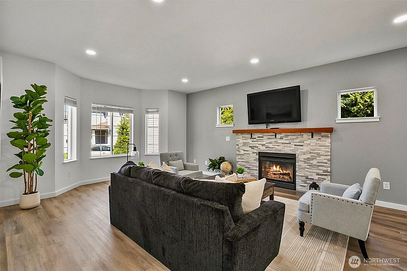 5th image of 1320 Weaver Way