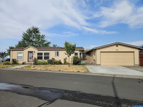 789 Harvest Way #92, Woodburn, OR 97071