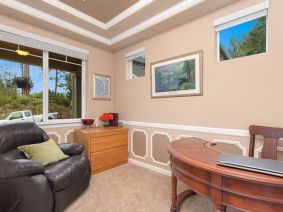 3rd image of 1018 80th Ave NE