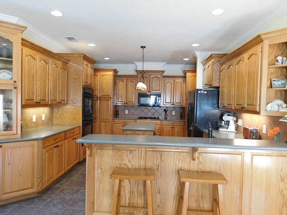 5th image of 367 Sunnybrook Dr